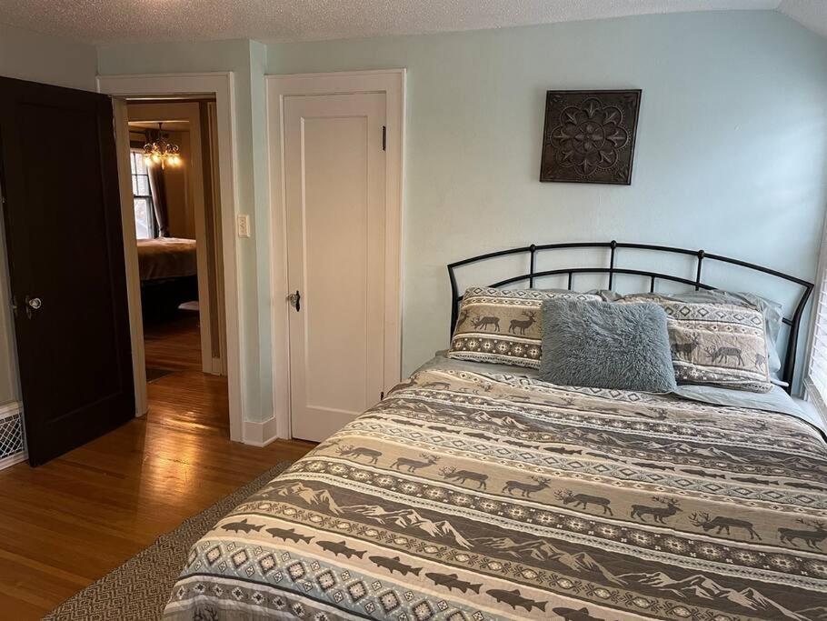 Historic Twin Tudors Inn Sioux Falls Esterno foto