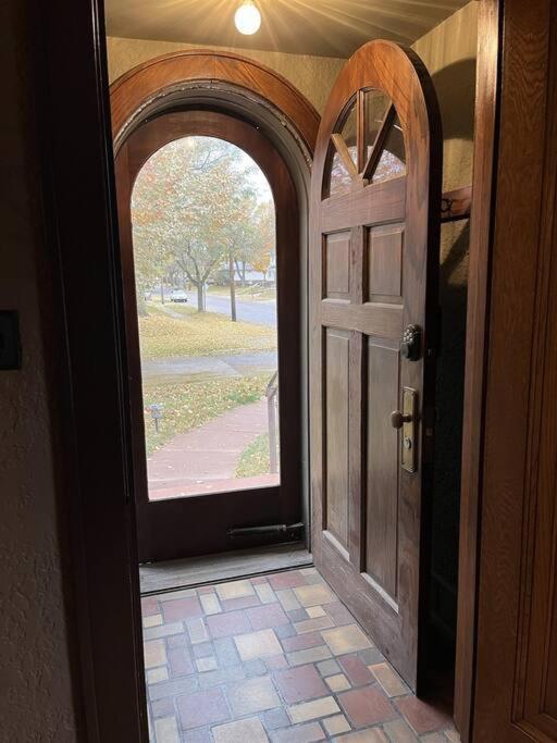 Historic Twin Tudors Inn Sioux Falls Esterno foto