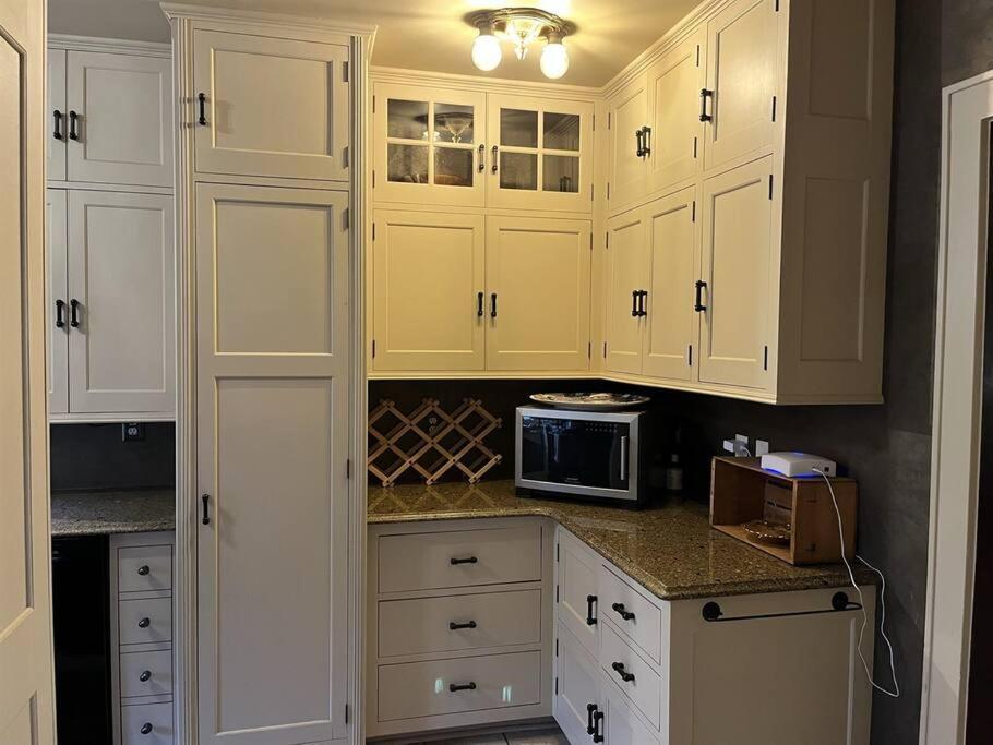 Historic Twin Tudors Inn Sioux Falls Esterno foto