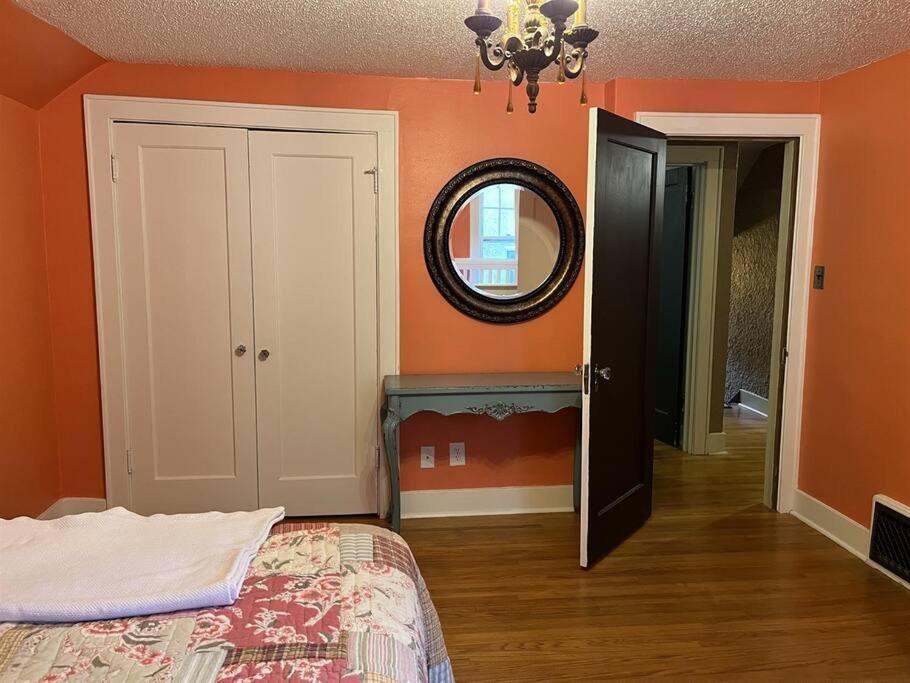 Historic Twin Tudors Inn Sioux Falls Esterno foto