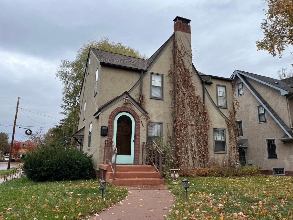 Historic Twin Tudors Inn Sioux Falls Esterno foto