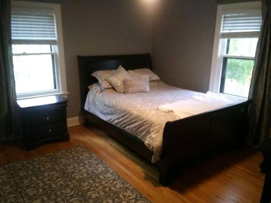Historic Twin Tudors Inn Sioux Falls Esterno foto